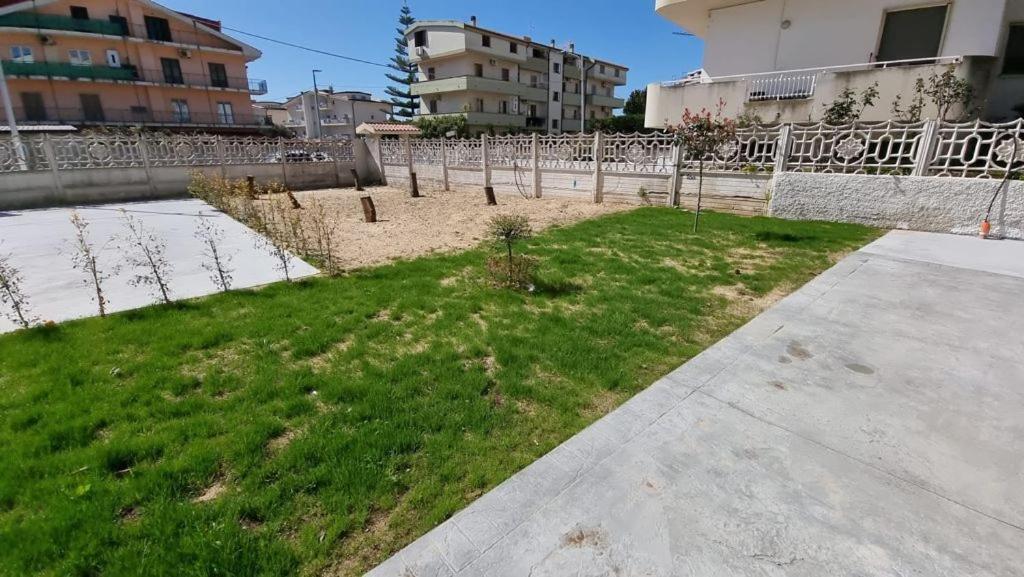 Via Cagliari Apartment Catanzaro Luaran gambar